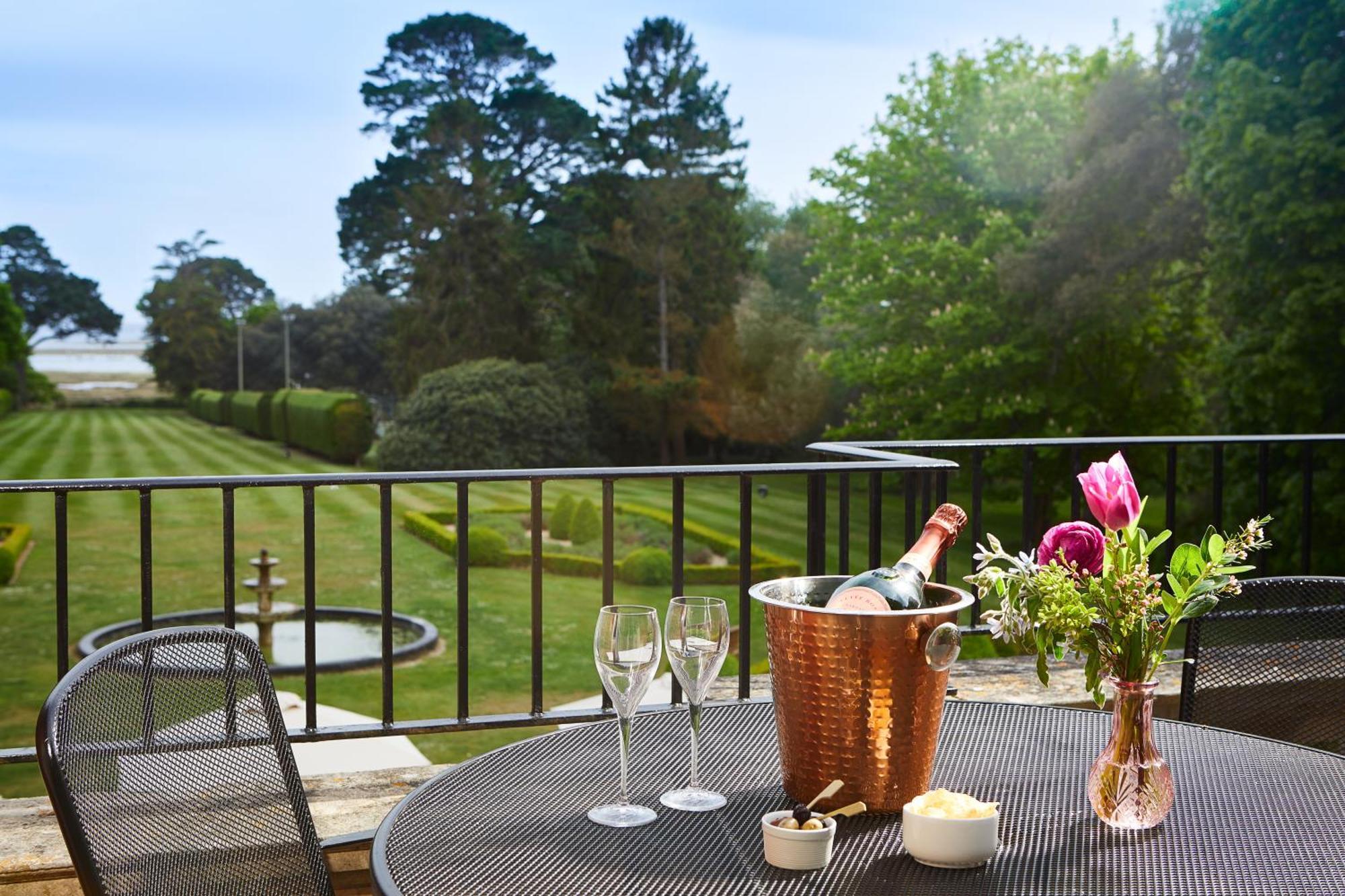 Macdonald Elmers Court Resort Lymington Buitenkant foto
