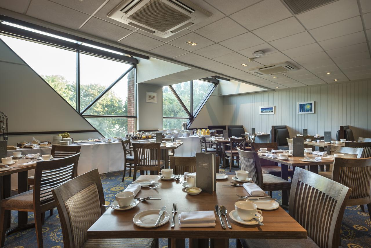 Macdonald Elmers Court Resort Lymington Buitenkant foto