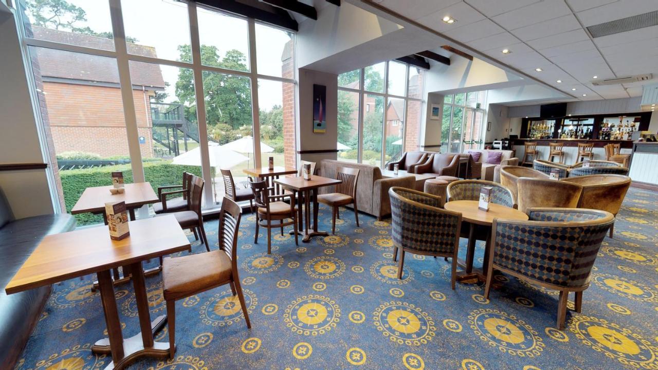 Macdonald Elmers Court Resort Lymington Buitenkant foto