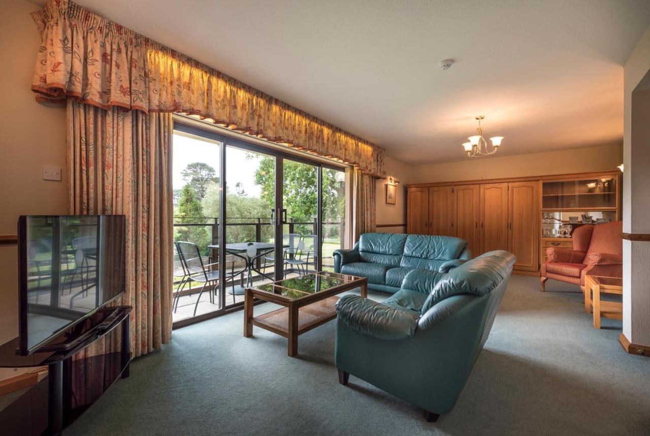 Macdonald Elmers Court Resort Lymington Buitenkant foto