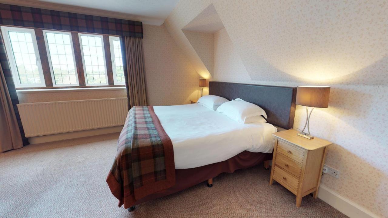 Macdonald Elmers Court Resort Lymington Buitenkant foto