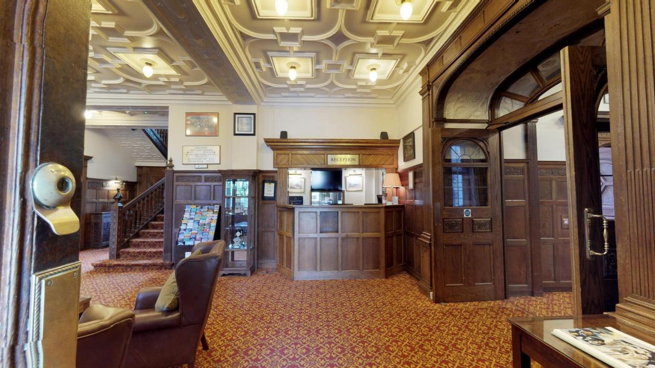 Macdonald Elmers Court Resort Lymington Buitenkant foto