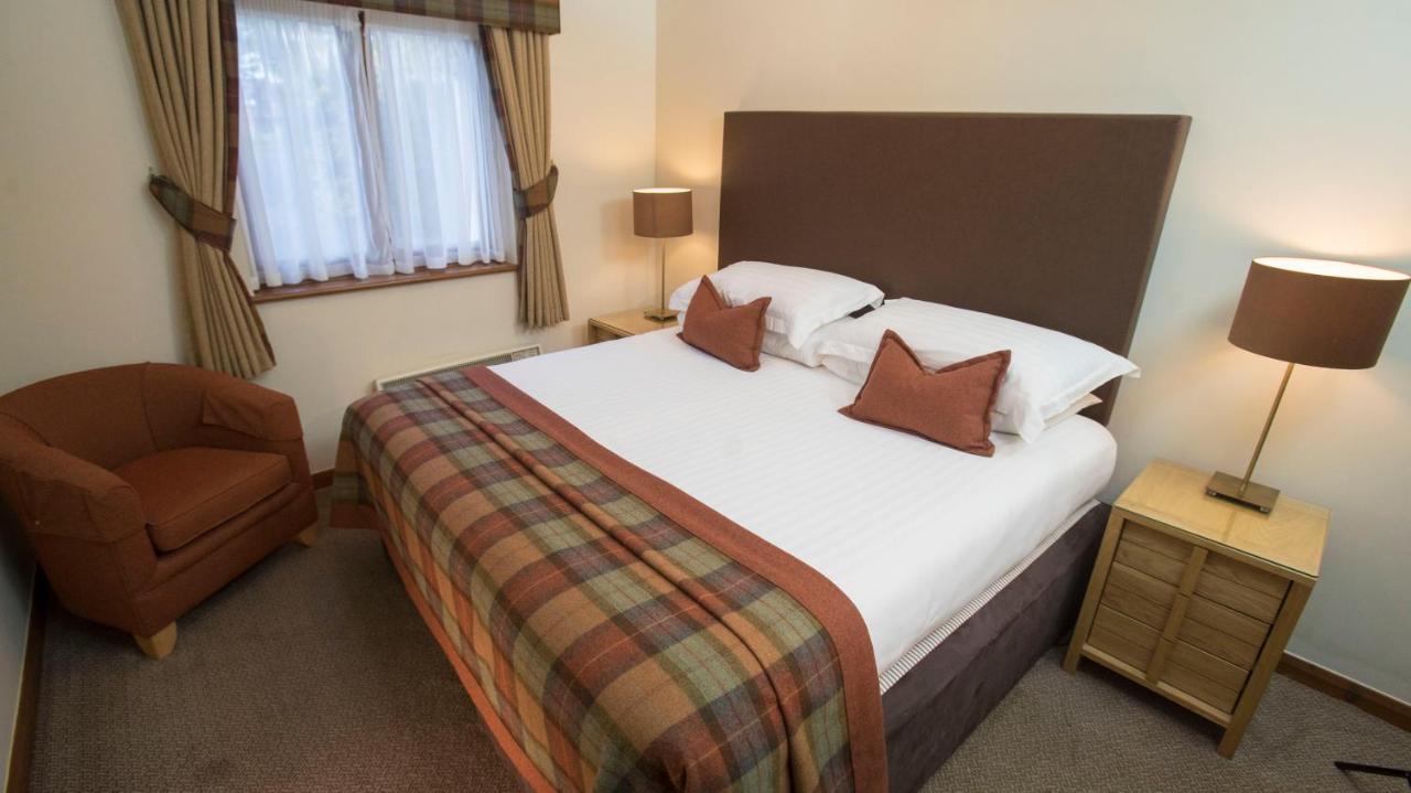 Macdonald Elmers Court Resort Lymington Buitenkant foto