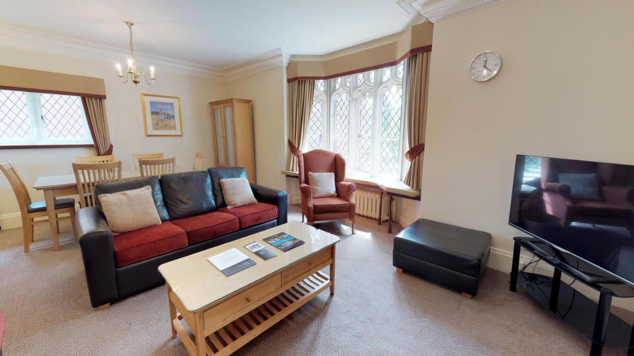 Macdonald Elmers Court Resort Lymington Buitenkant foto